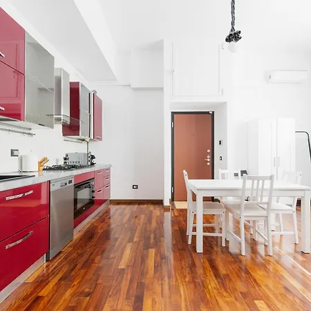 Apartment Cosy Nearby Piazza Insubria! Book Now! *