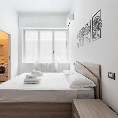 Cosy Nearby Piazza Insubria! Book Now! Apartment